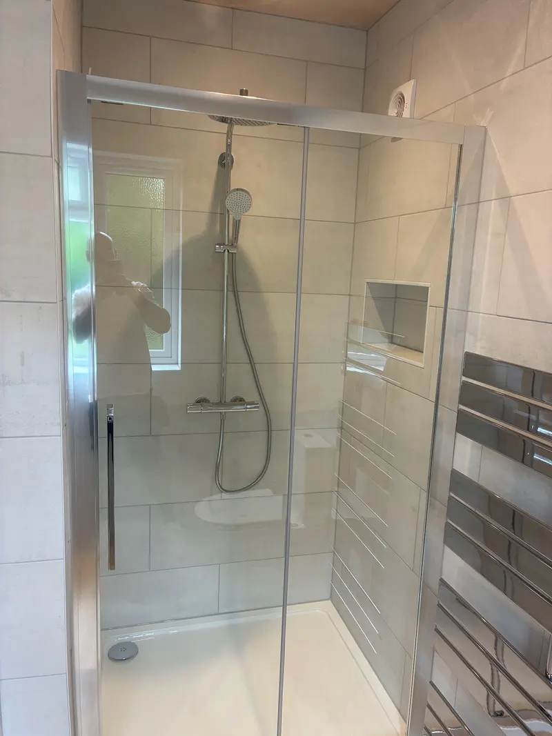 South Knighton: The glazed shower