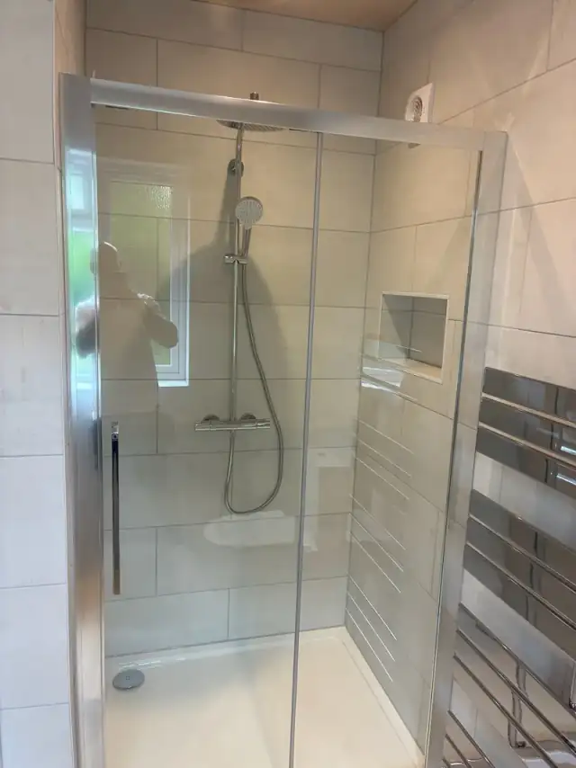 South Knighton: The glazed shower
