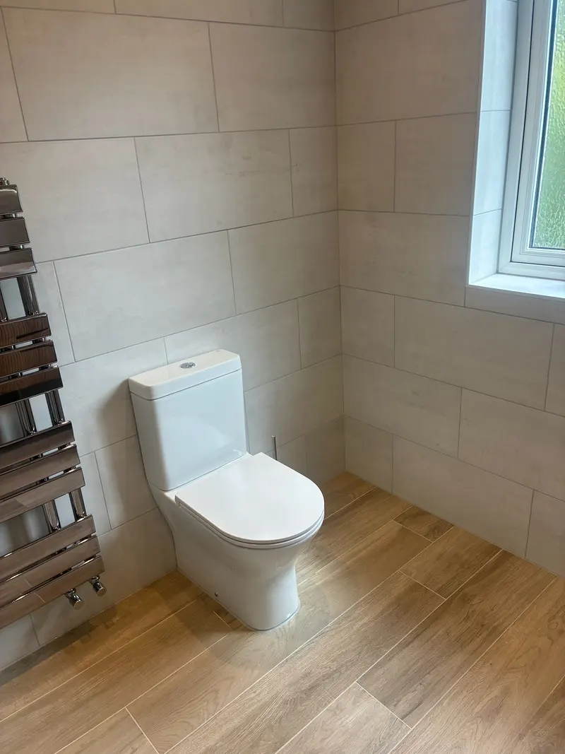South Knighton: The bathroom from another angle